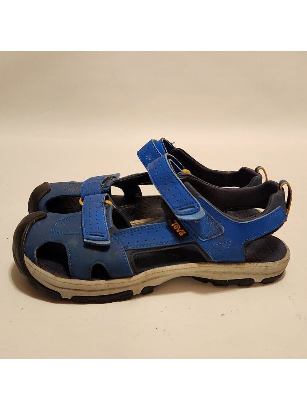 TEVA HURRICANE CLOSED TOE PRO SPORTS WATER SANDALS -DAZZLING BLUE -YOUTH US 5
